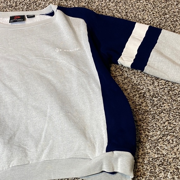 Vintage Dunlop Women's Gray and Navy Sweatshirt - Picture 7 of 7